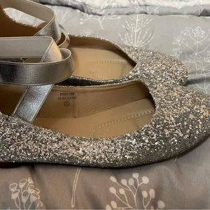 BellaMarie 7.5 Silver sparkle flats! Look brand new. Worn once for a wedding.
